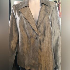 Elegant Gray Women's Blazer
Proportion Petite, Conrad C
Size 14